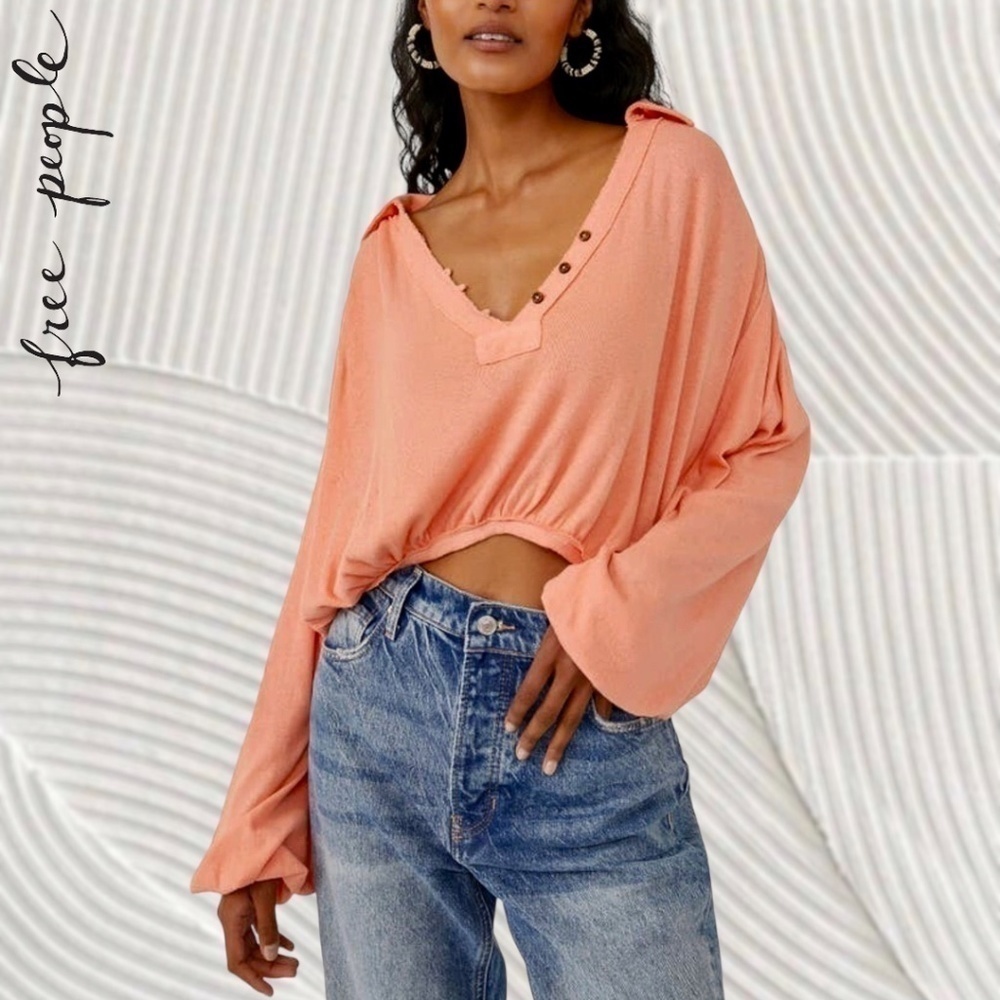 FREE PEOPLE Darren Long Sleeve Relaxed Billowy Deep V-Neck Crop Top NWT/XS - Picture 3 of 15